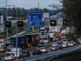 Drukte op de A12 bij Duiven door vakantieverkeer. Foto ter illustratie.