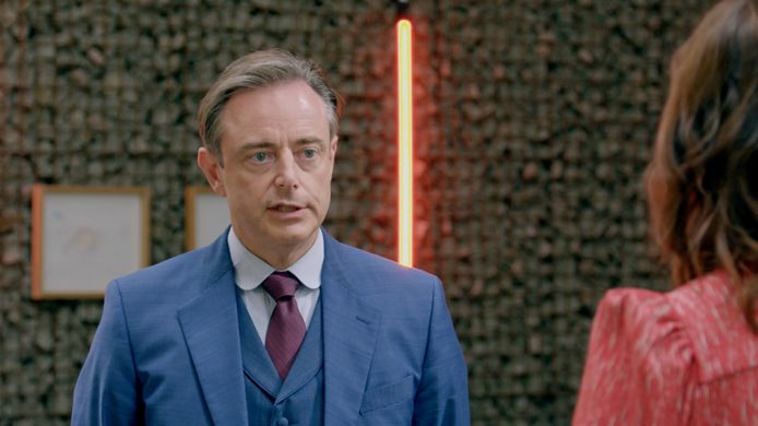 Bart De Wever verkoopt Romeinse munt in 'Stukken Van Mensen'