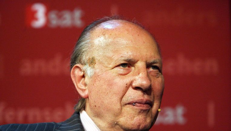 Imre Kertész op de Duitse televisie in 2006. Beeld afp