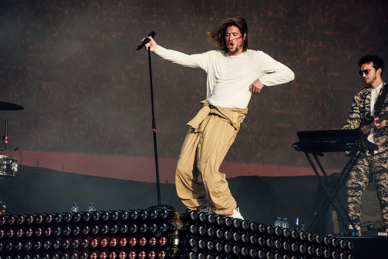 Mathieu Terryn, frontman van Bazart, op Pukkelpop. Beeld Damon De Backer