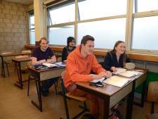 Koud in de klas? Bij Pontes Pieter Zeeman kruipen ze gewoon wat dichter tegen de verwarming aan