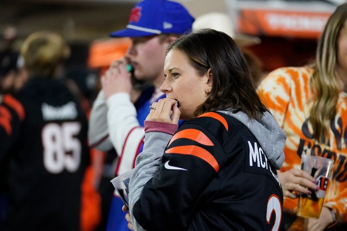 NFL - Tragedia Hamlin: malore in campo durante Bengals-Bills, ora