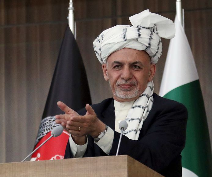 De Afghaanse president Ashraf Ghani wil de kleinere, statische controleposten omvormen .