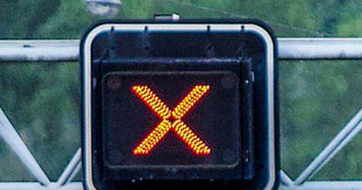 Snelweg A12 bij Ede dicht na ongeluk met vrachtwagen