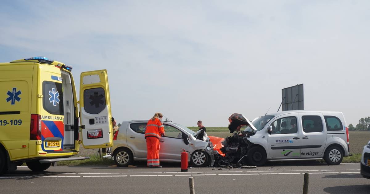 Automobilist overleden na frontale botsing op N59 bij Nieuwerkerk.