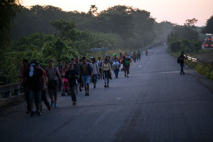De ‘karavaan’ migranten die op weg is naar de VS.