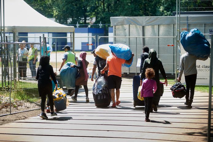 Asielzoekers arriveren eerder deze zomer aan de Boekelsedijk.