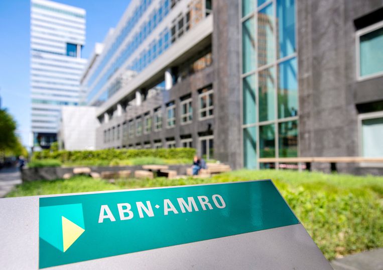Het hoofdkantoor van ABN AMRO in Amsterdam. Beeld REUTERS