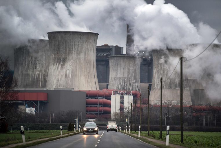 Bruinkoolcentrale in het Duitse Niederaussem in het Ruhrgebied. Beeld AFP