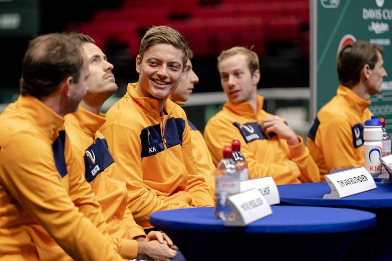 Wesley Koolhof (tweede van links) tijdens de persconferentie van de Nederlandse Davis Cup-ploeg. Beeld ANP