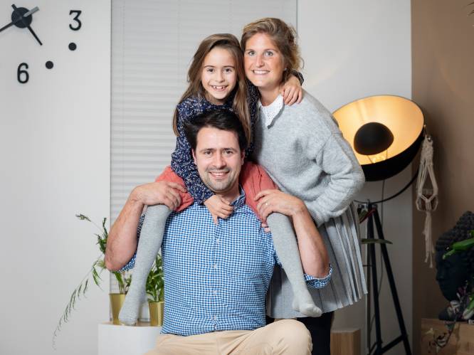 Sinds Sofie (33) deeltijds werkt is het hele gezin gelukkiger: “Toen we verplicht werden om thuis te werken, besefte ik dat ik mijn dochter niet goed kende”