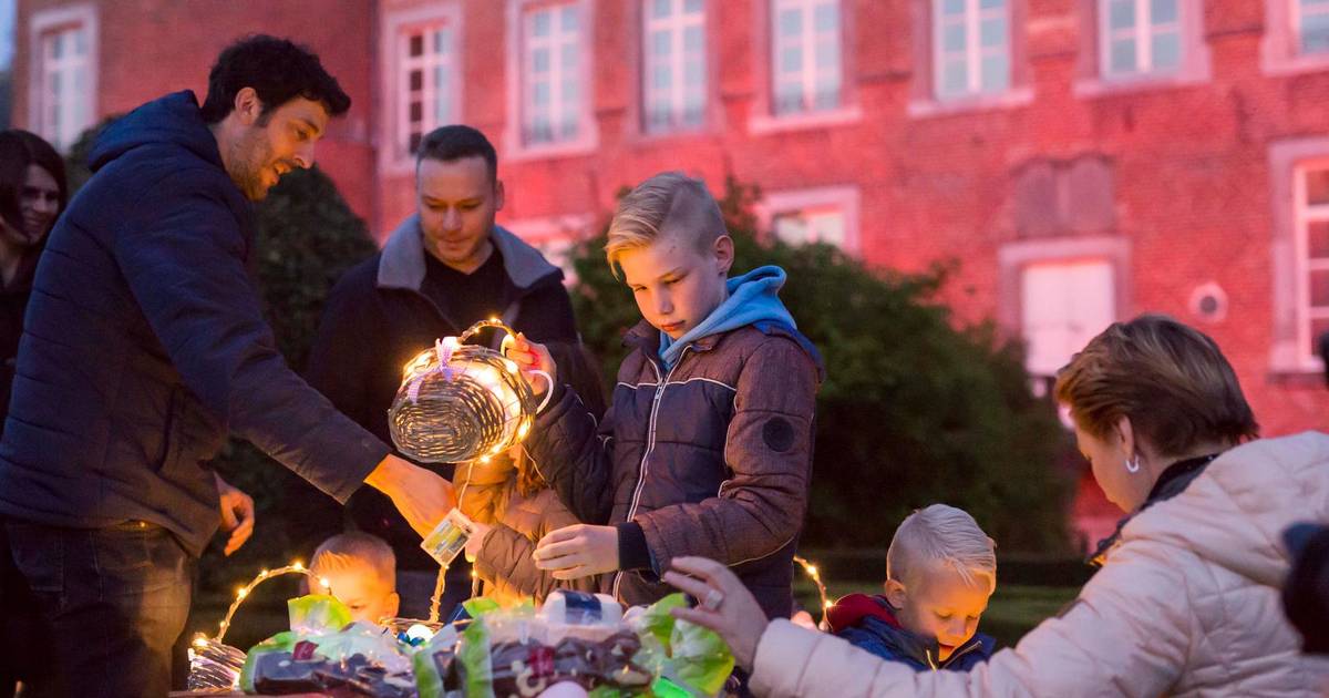 Lichtgevende button smileys geel - Cadeaus & gadgets kopen | o.a