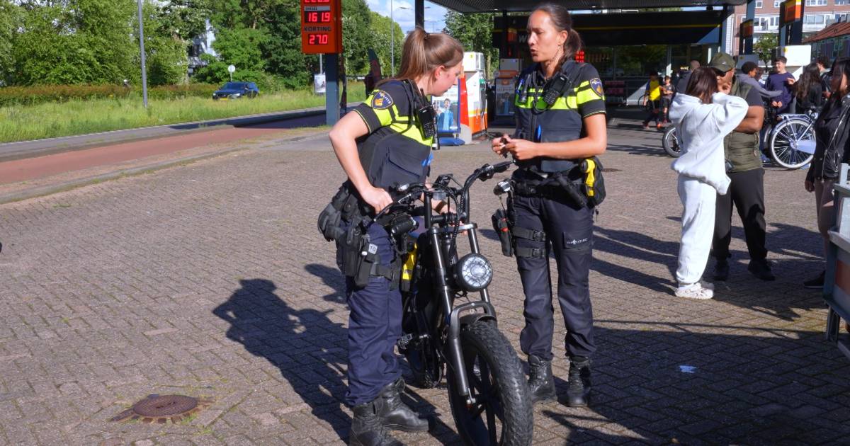 Bestuurster van fatbike raakt gewond bij botsing met auto bij tankstation in Den Bosch.