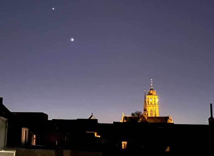 Wat Waren De Twee Heldere Lichtpuntjes Aan De Hemel Afgelopen Nacht? |  Wetenschap & Planeet | Hln.Be