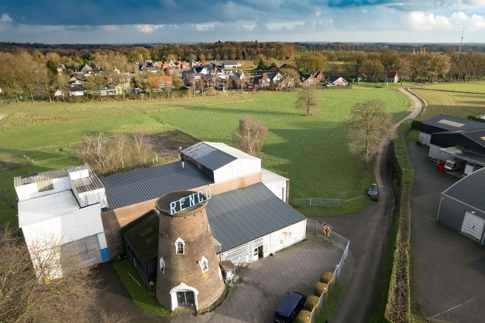 Het gebied tussen de molenromp en de vijfsprong aan het eind van de Molenstraat.