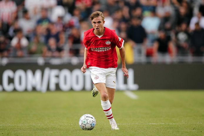 PSV'er Land in bijzondere wereld en op koers voor een dubbel debuut