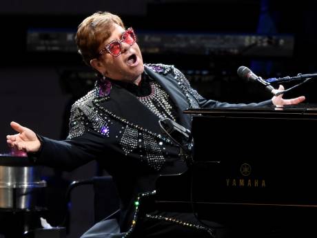 Elton John heeft corona en zegt concerten af