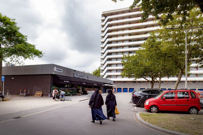 Het Paletplein in Tilburg-West. De wijk kent een lage vaccinatiegraad.