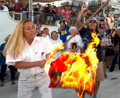 De fik erin! Bewoners Florida Keys sluiten stormseizoen in vlammen af