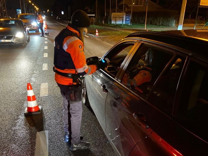 PUTTE - De politiezone Bodukap controleerde samen met de collega's uit Heist-op-den-Berg samen 622 chauffeurs op Kerstdag.