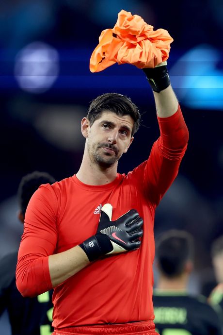 “Un miracle nommé Courtois”: quatre buts encaissés, un 10/10 et une pluie de louanges pour le Diable Rouge