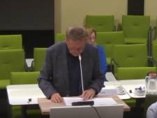 OOG-raadslid Hans Scheinck spreekt raad Oost Gelre geëmotioneerd toe: ‘Ik wil wethouder worden’