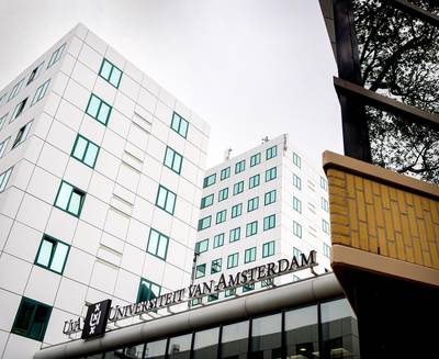 Hoogleraar UvA weg om grensoverschrijdend gedrag