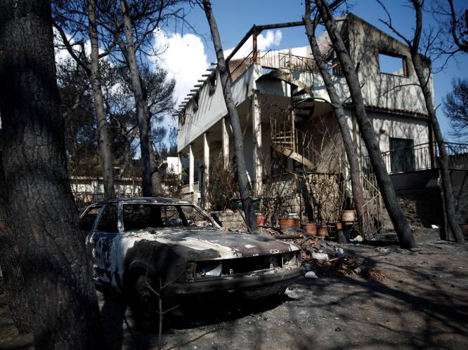 Experts wijzen op zware fouten van lokale autoriteiten bij Griekse bosbranden: "Omleidingen van politie hebben auto's het vuur in gestuurd"