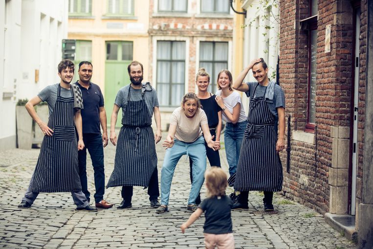 Het team van restaurant Roots in Gent. Beeld Piet De Kersgieter