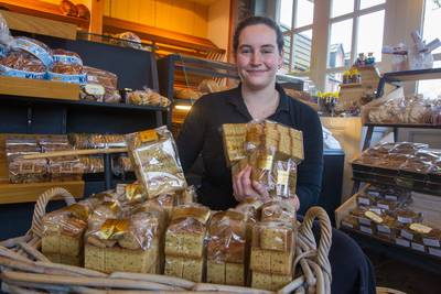Leende maandag weer het decor van traditionele halfvastenmarkt met natuurlijk de heerlijke brokmop