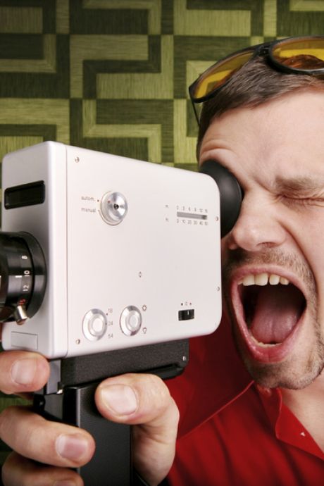 Evitez l'apocalypse dans le bunker d'un studio porno!