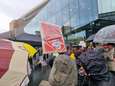 Habillés en noir et munis de cintres, ils ont manifesté à Charleroi: “Un signal inquiétant”