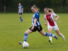 Geen titelprolongatie: FC Eindhoven Vrouwen ziet Saestum kampioen worden op eigen veld