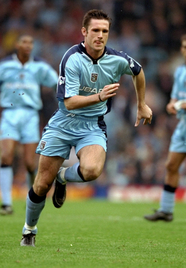 Voormalig Rode Duivel en oudspeler van Hoek Cédric Roussel (45