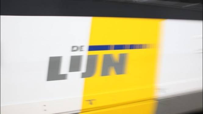 Man raakt gekneld tussen tram en perron in Berchem