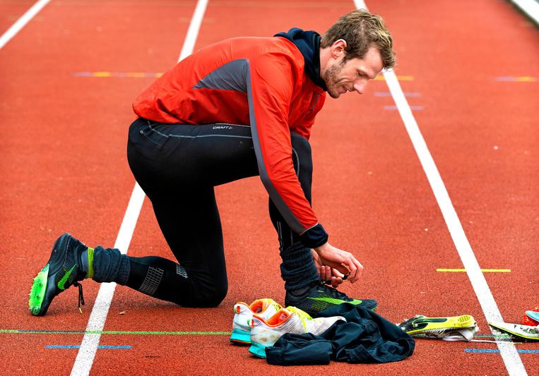 Op superspikes heerlijk naar een superbe tijd op de atletiekbaan