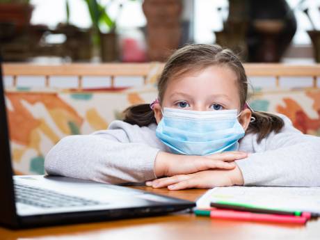 Wat vertel je kinderen over corona? ‘Lieg niet, maar maak het ook niet te zwaar’
