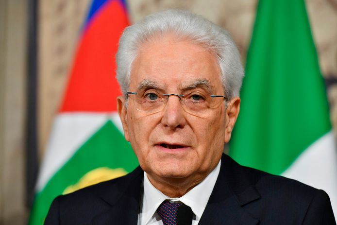 De Italiaanse president Sergio Mattarella weigerde de 81-jarige econoom en euroscepticus Paolo Savona te benoemen als minister van Financiën.