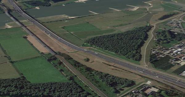 Binnenkort einde spoorwegovergang op Waalbandijk bij Waardenburg