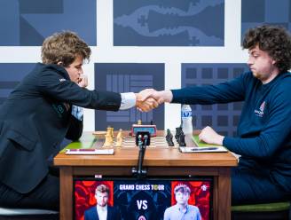 Oorlog in schaakland: wereldkampioen Carlsen (31) beschuldigt winnende troonopvolger Niemann (19) van bedrog, maar die slaat meteen terug: “Ik wil zelfs naakt spelen om onschuld te bewijzen”