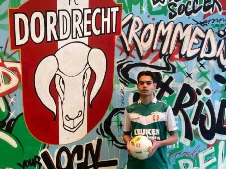 Jens Raven (17) treedt met transfer naar profclub FC Dordrecht in de voetsporen van zijn vader Björn