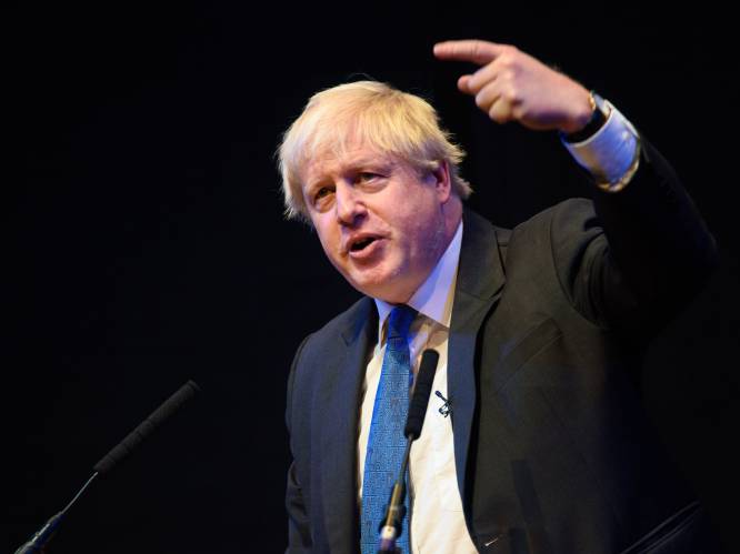 Johnson haalt scherp uit naar brexitplannen van May: "Chequers is bedrog"