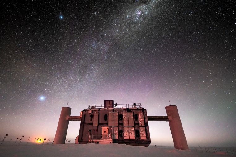 Il telescopio di ghiaccio vede una galassia lontana vomitare particelle fantasma nello spazio: “Pietra miliare, super eccitante”