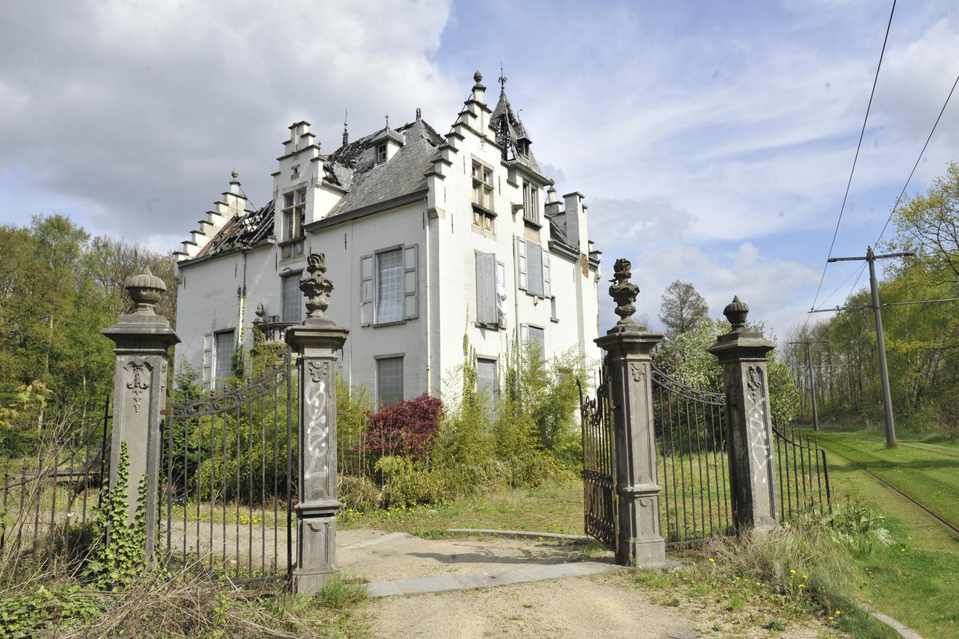 Kasteel te koop voor prijs van huis Foto hln.be