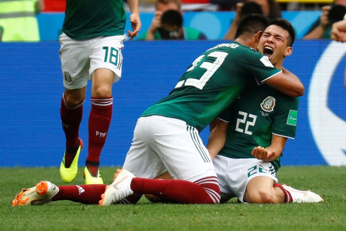 Lozano schreeuwt het uit na de 1-0 tegen wereldkampioen Duitsland.