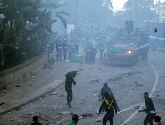 Dode en tientallen gewonden bij massaprotest in Algerije