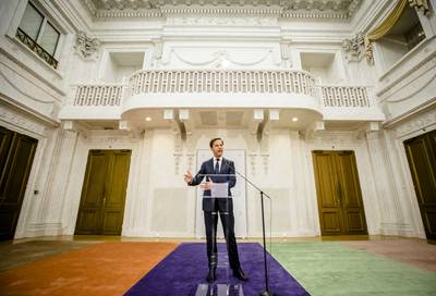 Tweede Kamer walgt van laminaat in antieke vergaderzaal