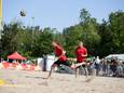 De broers Martijn en Dennis van Passel hebben het beachvoetvolley-toernooi van Vogelwaarde gewonnen.