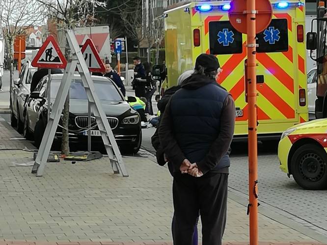 Hoogtewerker aangereden in Knokke: arbeider (47) sterft in ziekenhuis
