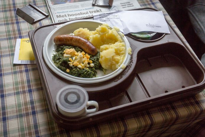 Inwoners van Altena die niet zelf in staat zijn om de koelverse maaltijden op te warmen, moeten zo snel mogelijk hulp krijgen.